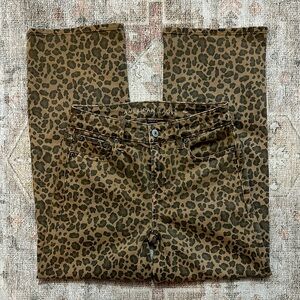 Woman’s American Eagle Outfitters Stove Pipe Cheetah Leopard Print Jeans